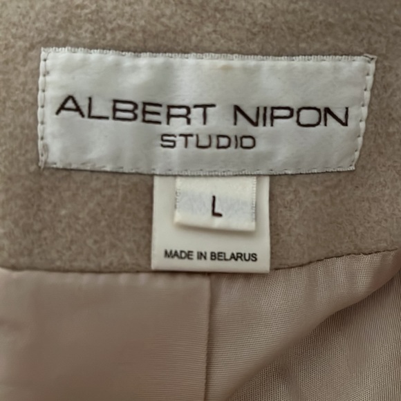Albert Nipón Wool Coat - Picture 6 of 8
